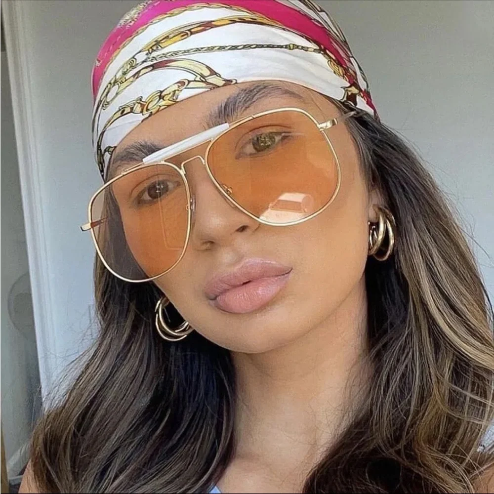 Fashion Gold Pilot Sunglasses with Amber Lenses